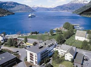 Kinsarvik Fjord Hotel