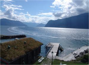 Leikanger Fjord Hotel 